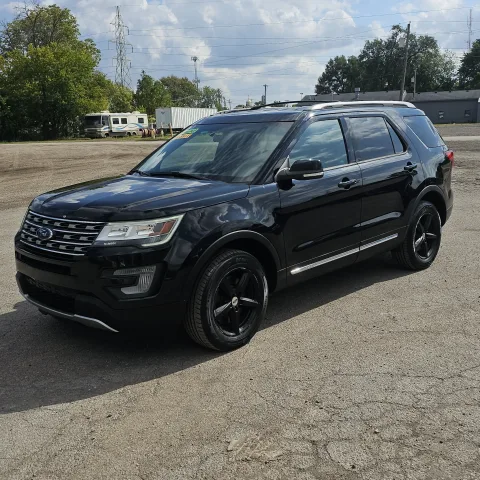 2017 FORD Explorer XLT