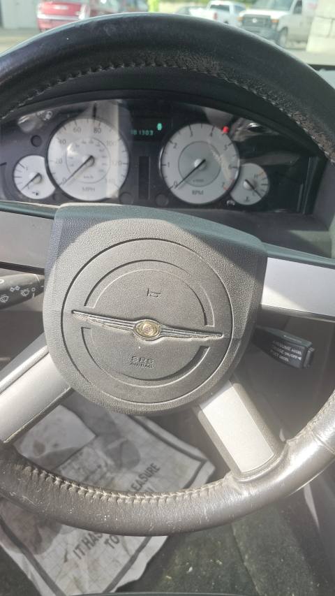 Vehicle photo 9