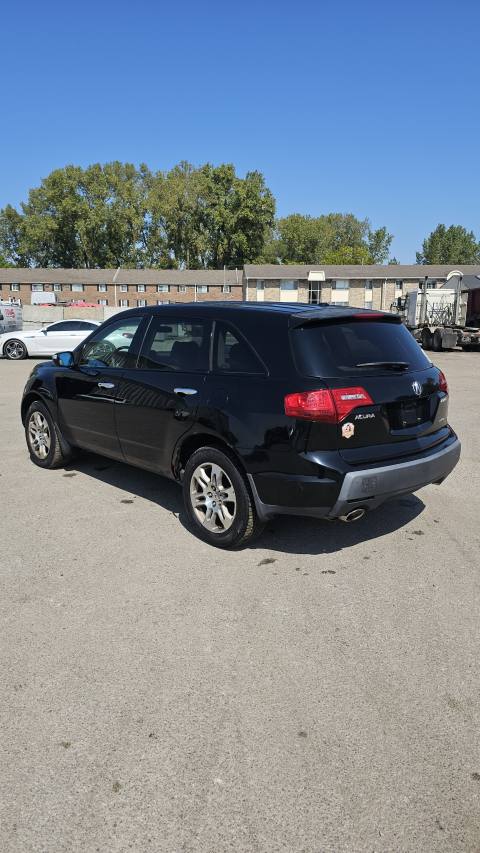 Vehicle photo 4