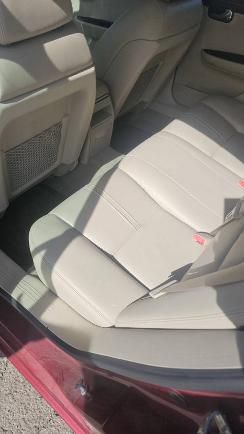 Vehicle photo 12