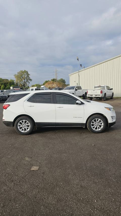 Vehicle photo 5