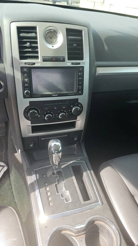Vehicle photo 8