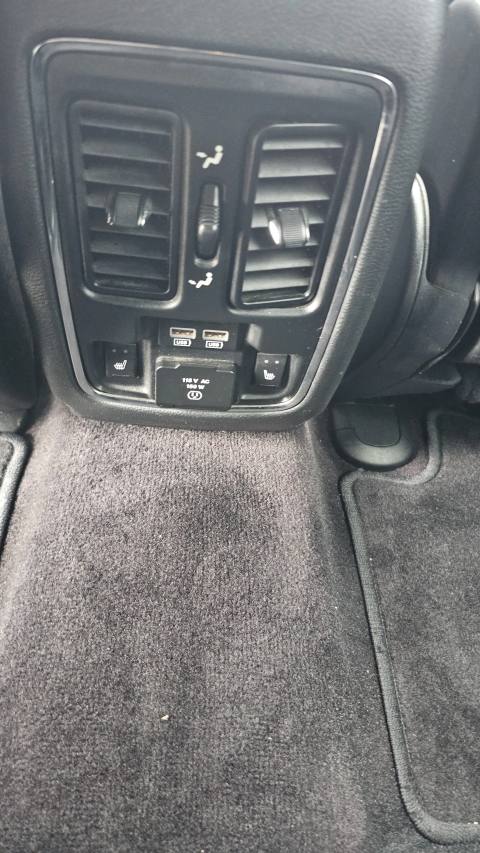 Vehicle photo 13