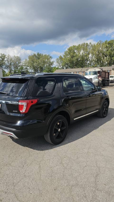 Vehicle photo 5