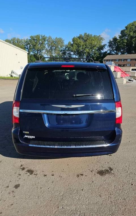 Vehicle photo 6