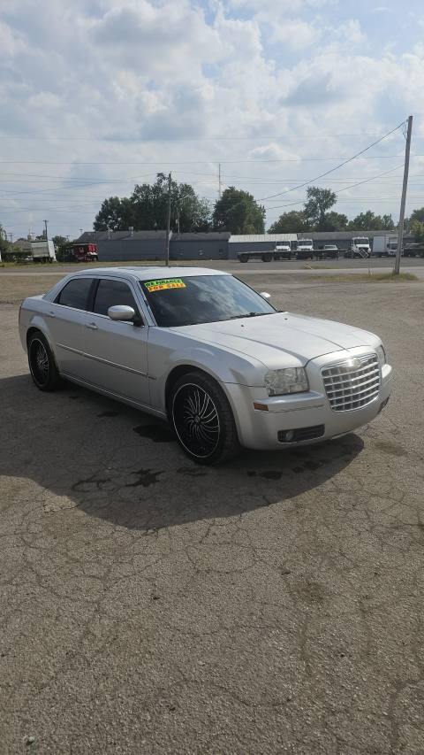 Vehicle photo 3