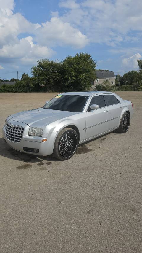 Vehicle photo 2