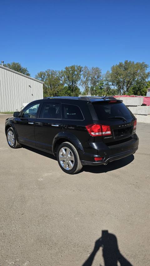 Vehicle photo 5