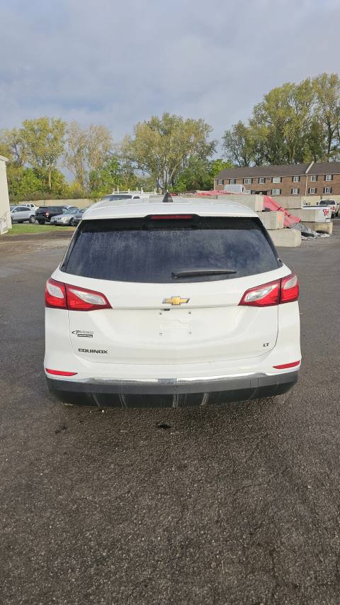 Vehicle photo 8