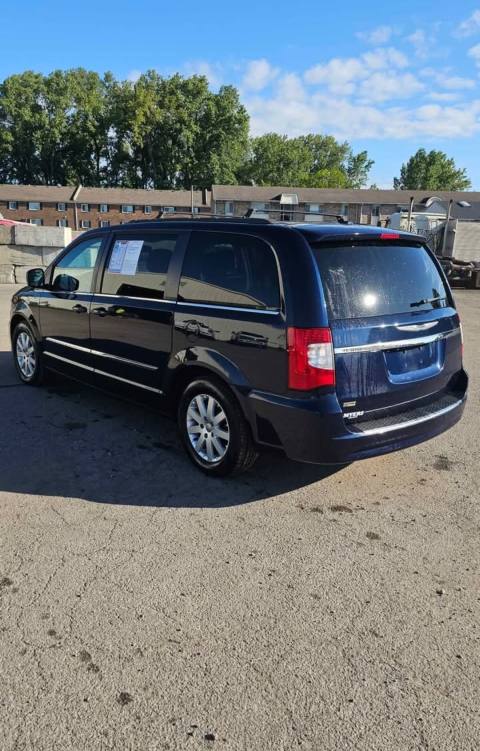 Vehicle photo 4