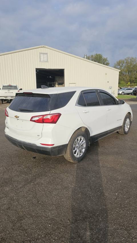 Vehicle photo 7
