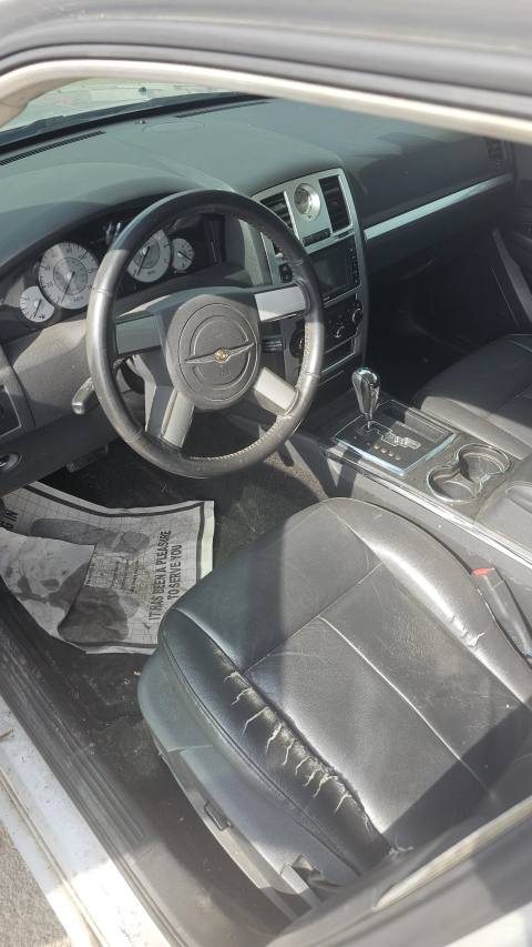 Vehicle photo 7