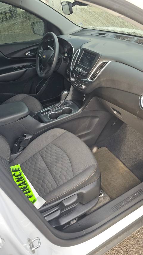 Vehicle photo 12