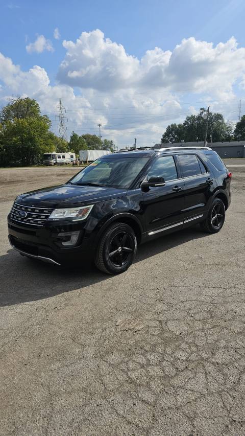 Vehicle photo 2