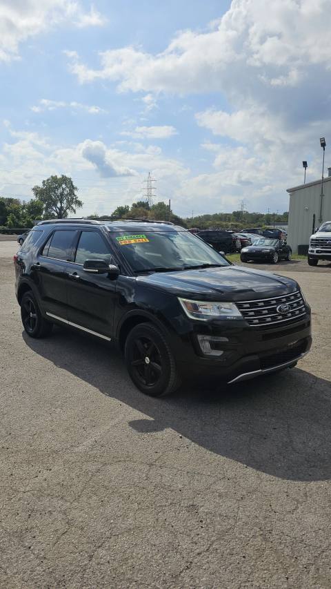 Vehicle photo 3